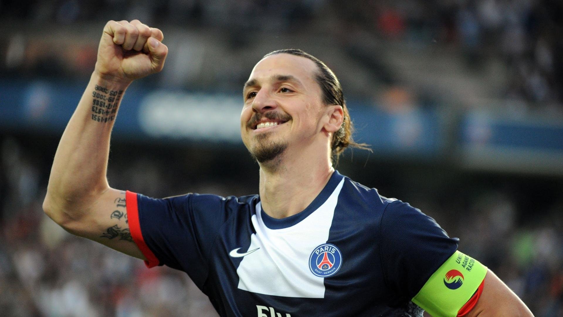 战术分析:如何破解对手的铁壁防守,铁壁防御